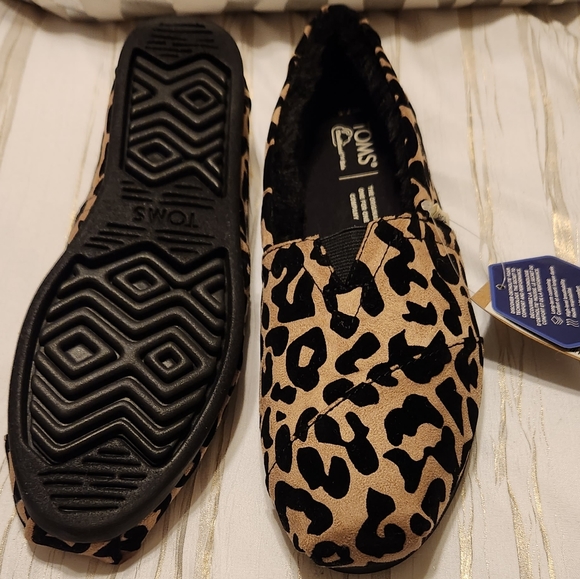 Leopard print Toms 7.5 flat shoes - Picture 3 of 5